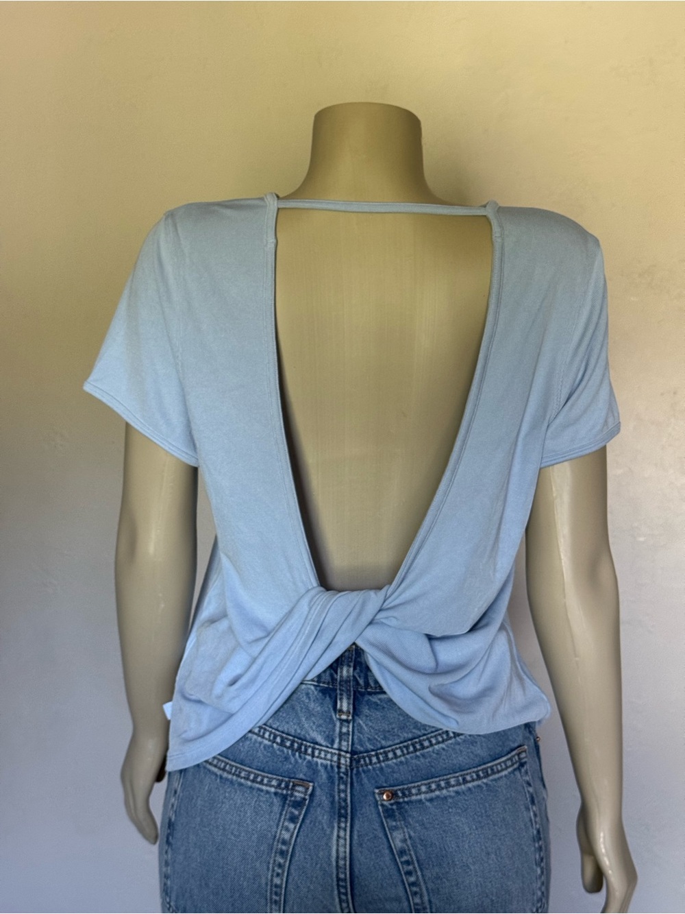 Lululemon Twist-Back Soft Ribbed Short-Sleeve Top
Blue Linen - Picture 4 of 7